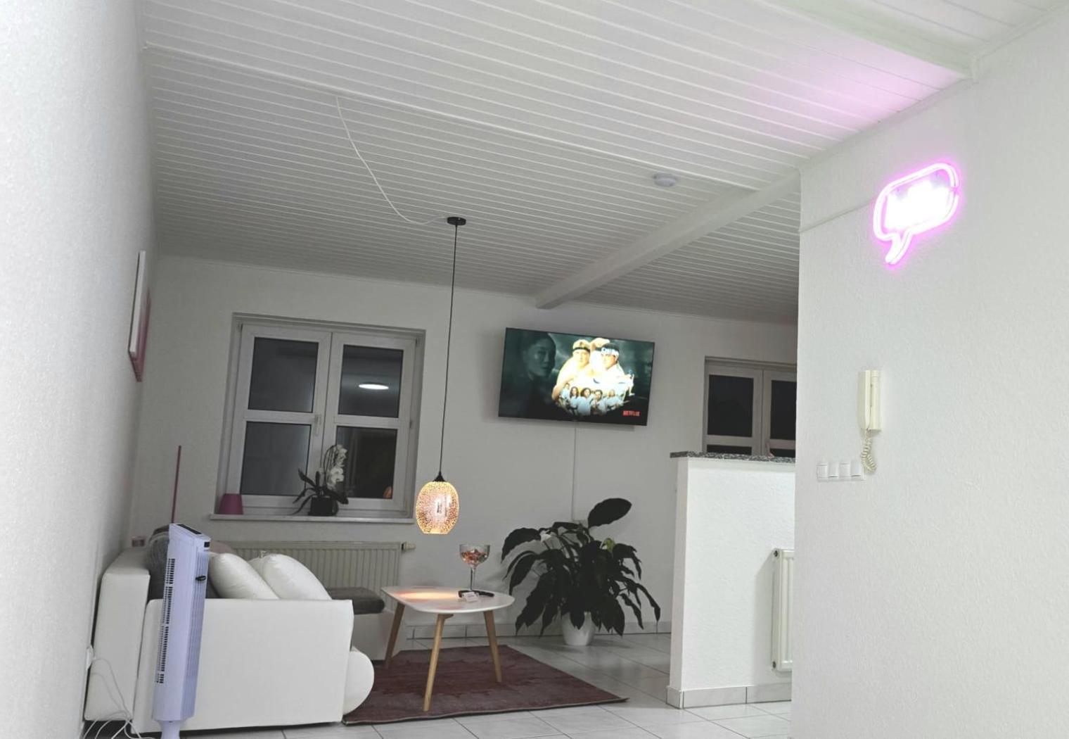 Happy Homes Pink - Up To 5 - Kueche - W-Lan - Netflix - Honig - Badewanne Nidda Exterior foto